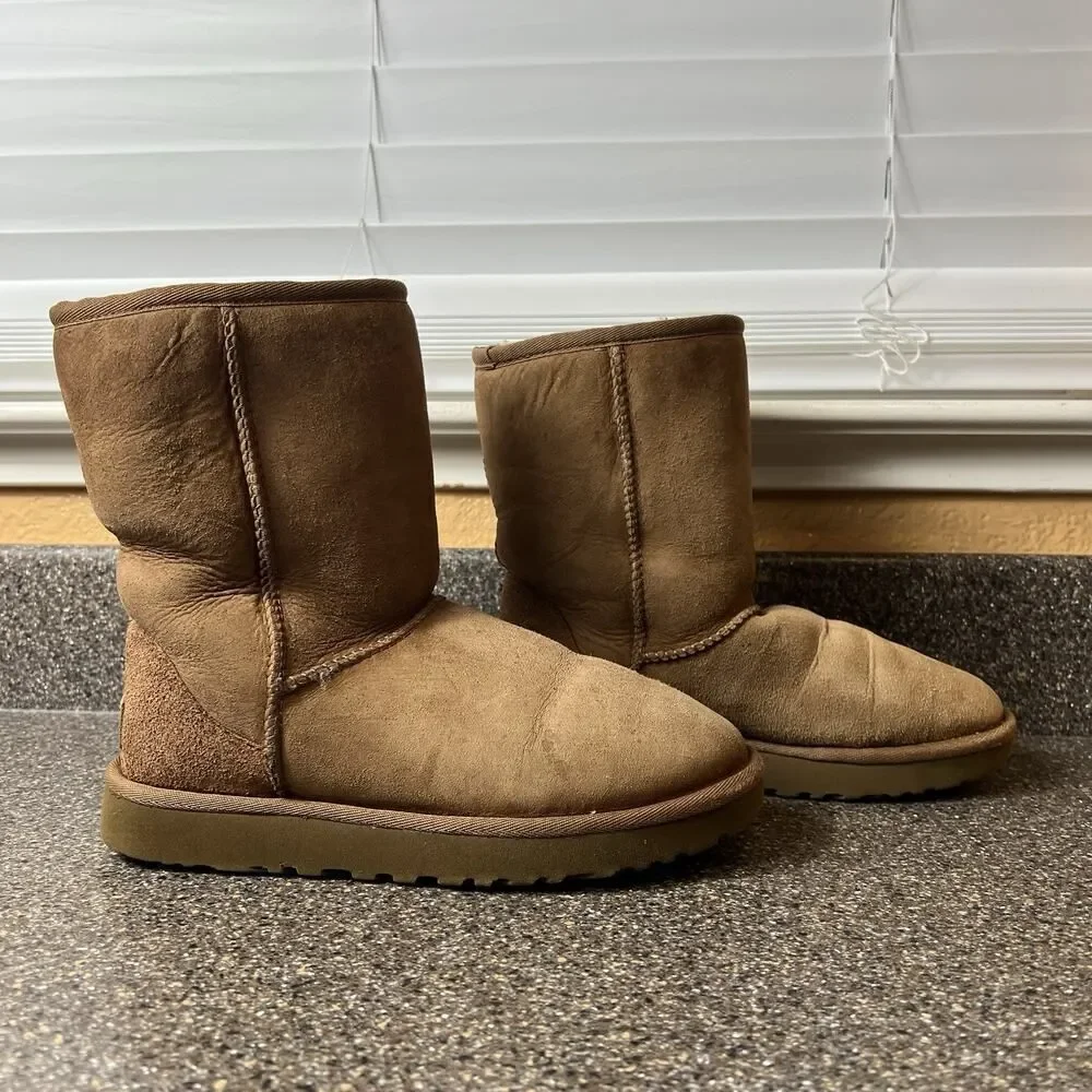 UGG Tan Suede Winter Boots Sheepskin Lining Womens Size 6 Pull On Comfort Casual